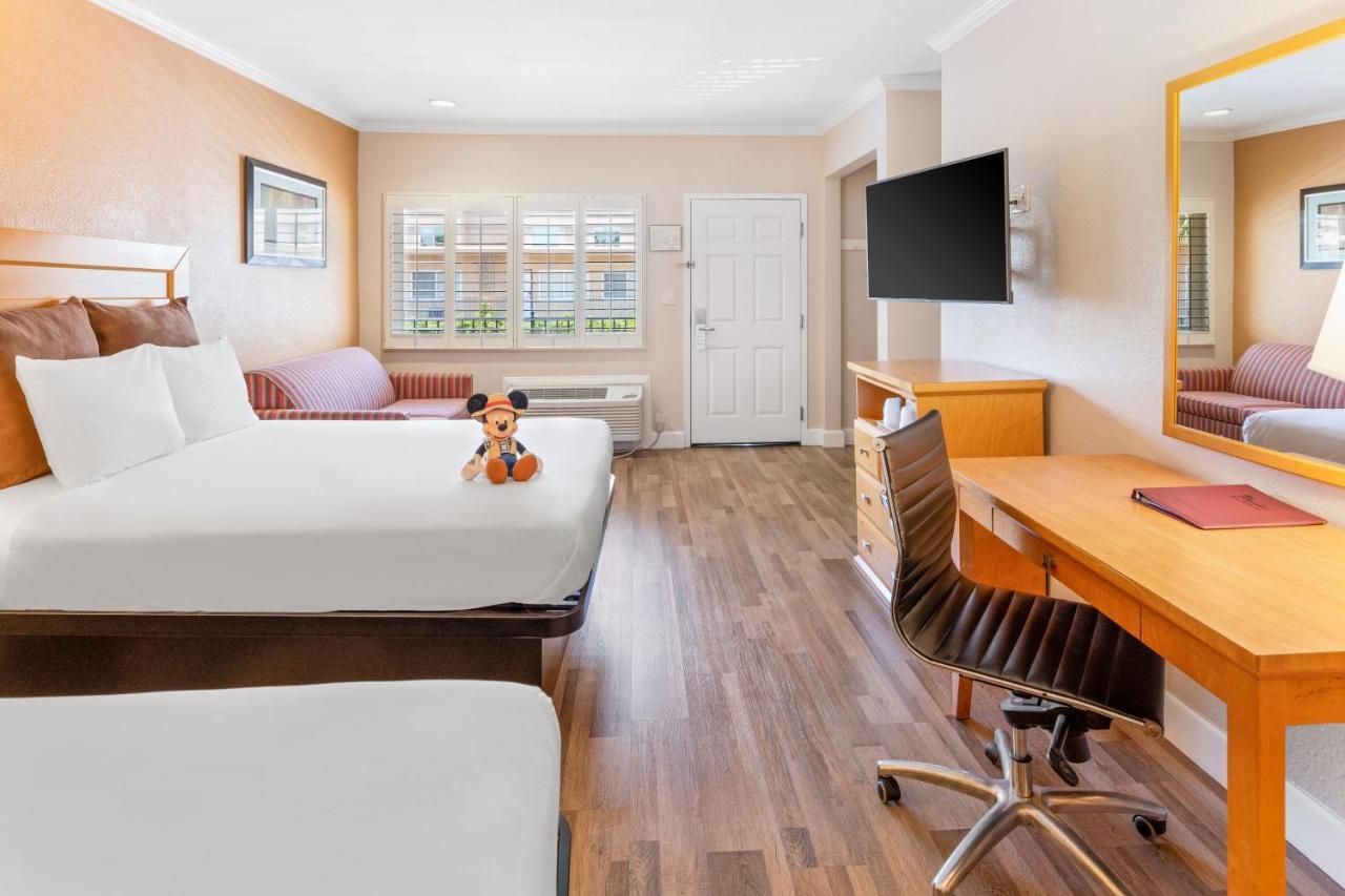 Anaheim Islander Inn And Suites Near Park And Convention Center Exterior foto