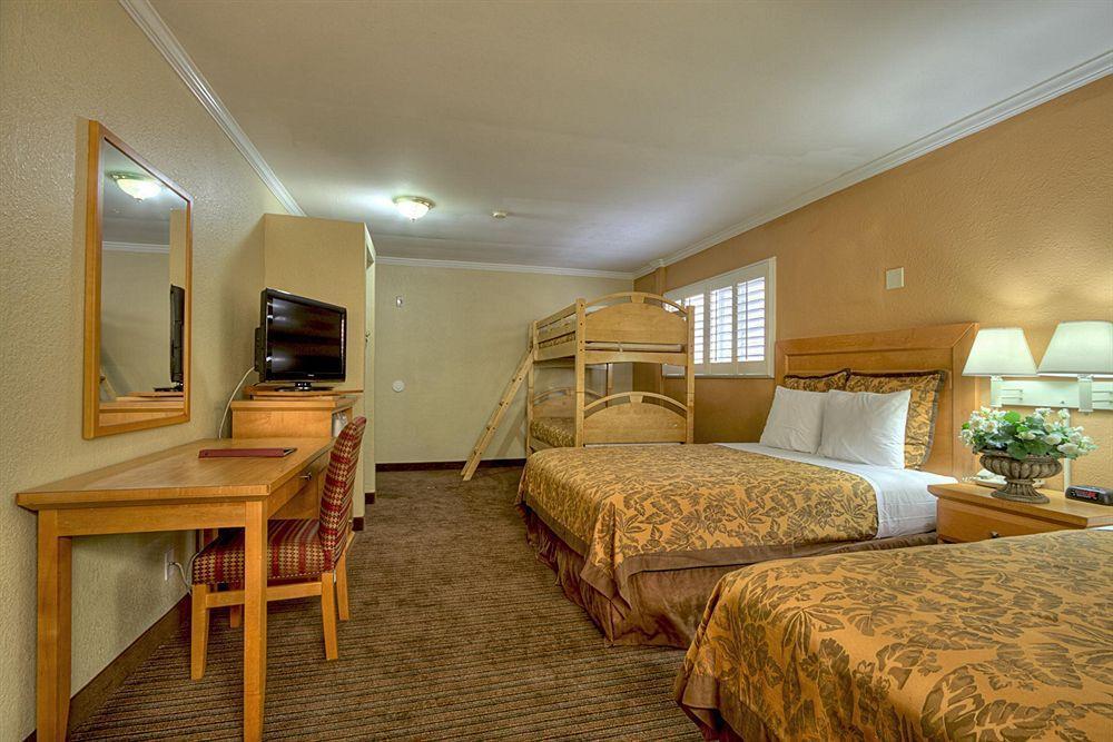 Anaheim Islander Inn And Suites Near Park And Convention Center Habitación foto