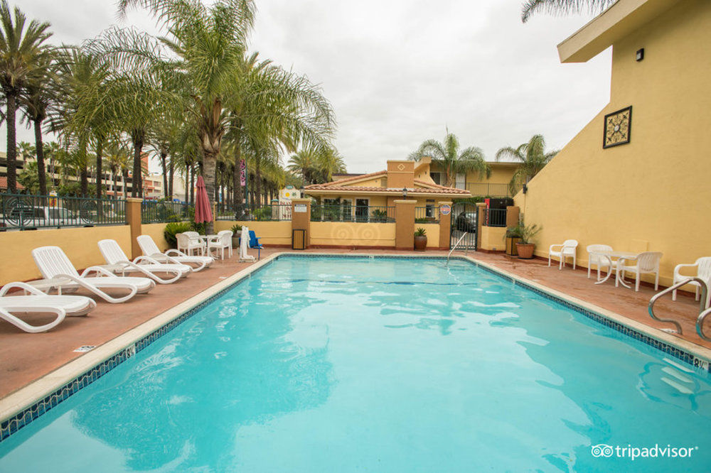 Anaheim Islander Inn And Suites Near Park And Convention Center Exterior foto
