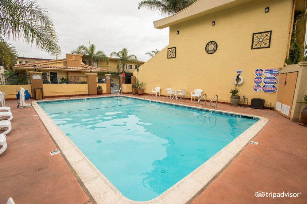 Anaheim Islander Inn And Suites Near Park And Convention Center Exterior foto